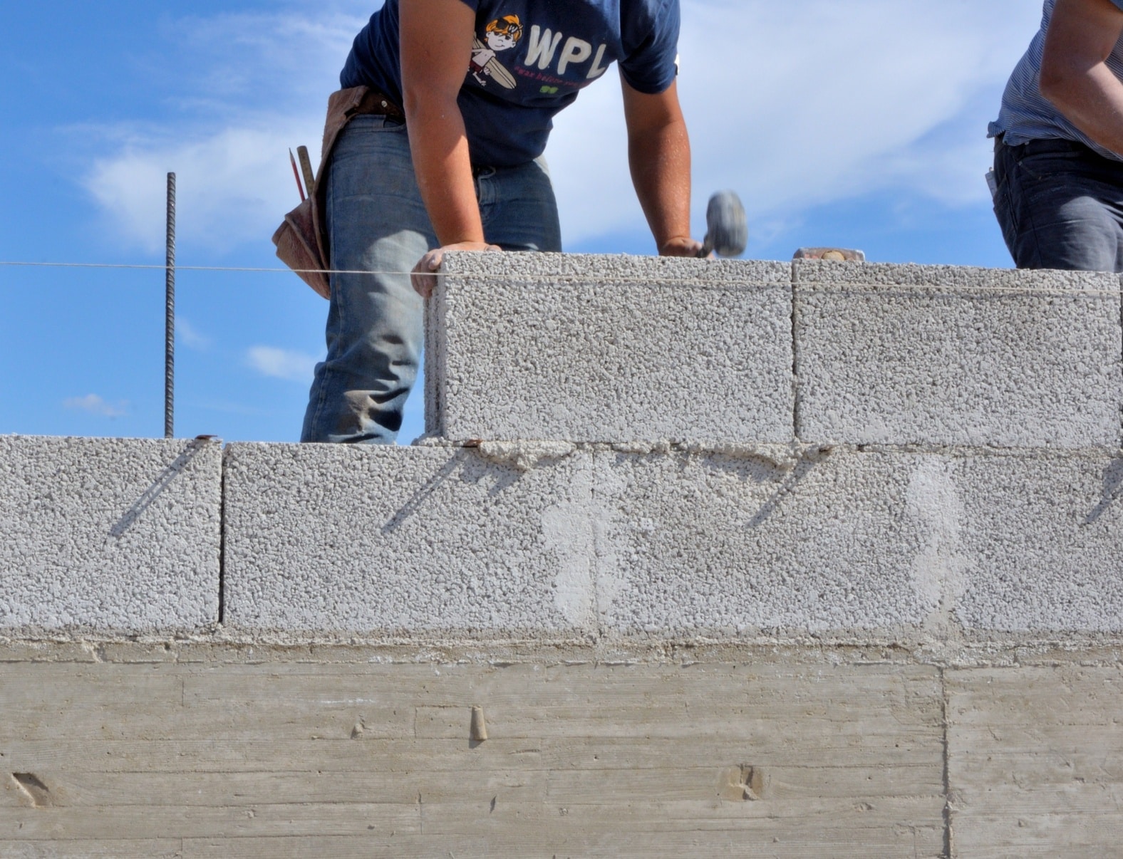 Quel mortier pour monter un mur en parpaing ?